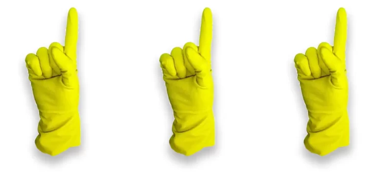Manos con guantes amarillos indicando para Servicio de Lavado de Muebles a domicilio lima